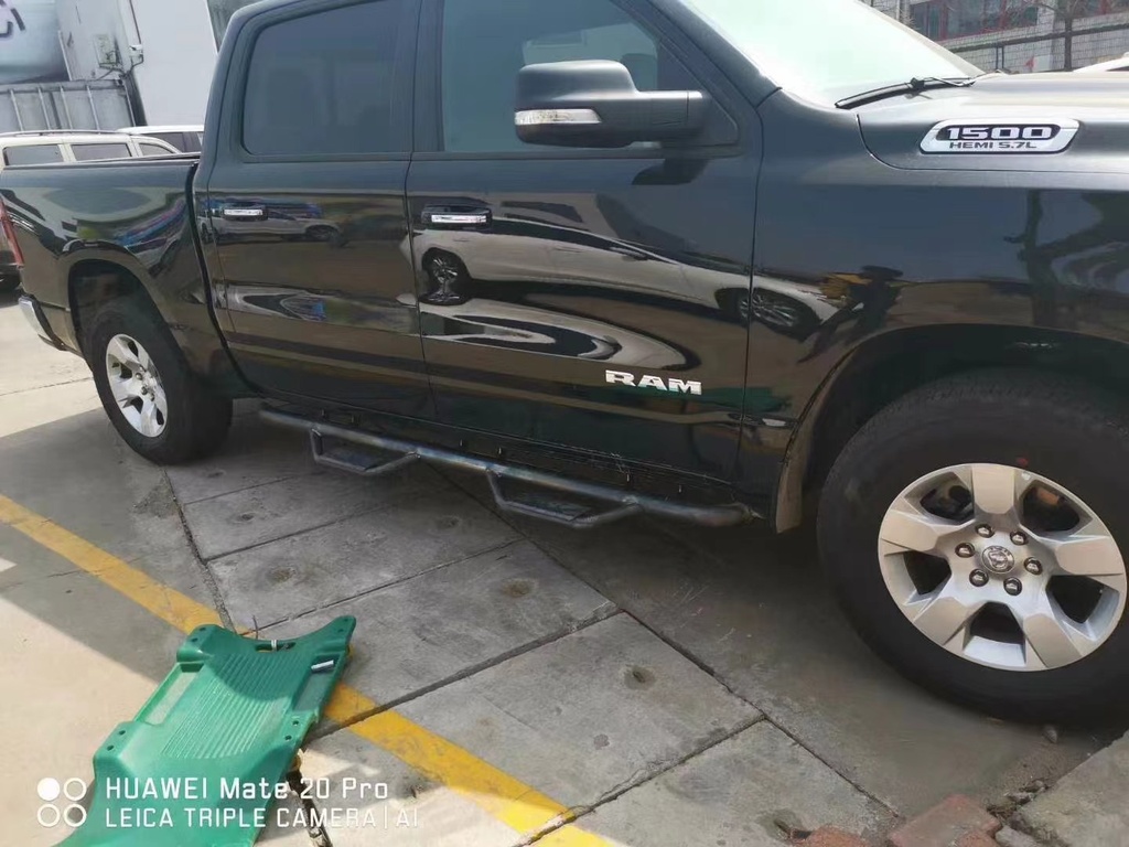 道奇公羊1500黑管脚踏（19-ON）